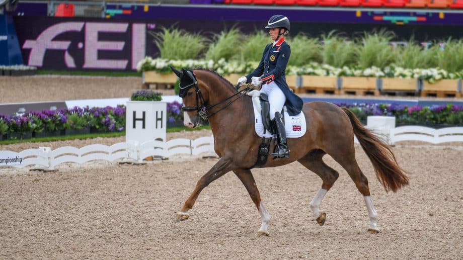 Charlotte Dujardin se retira de los Juegos Olímpicos de 2024 tras acusaciones de abuso a caballos