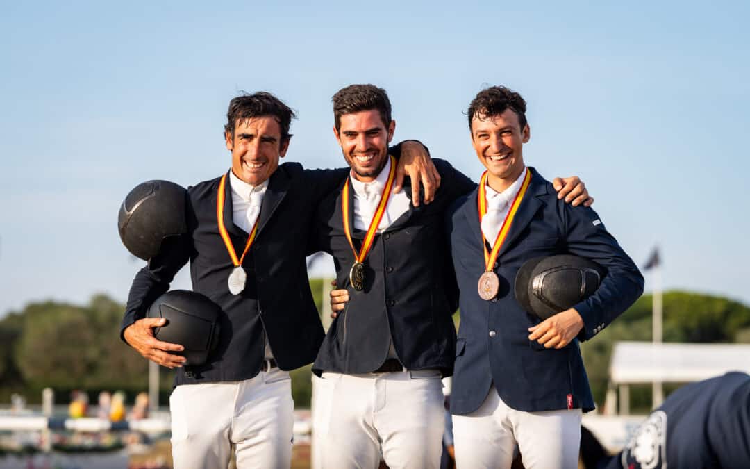 Álvaro Castro con ‘Jub’, Paula Azofra con ‘Recesvinto’ y Sandra Frutos con ‘Quincy de Vill’, Campeones de España de Clásico 1.30, 1.20 y 1.10