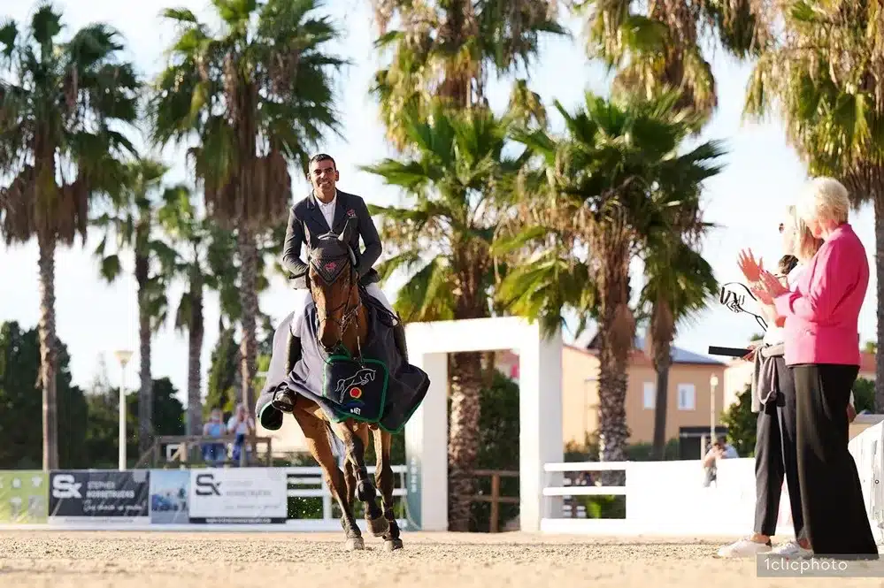 Victoria para Mariano Martinez Bastida y Jup en el Gran Premio del CSI 3* del MET