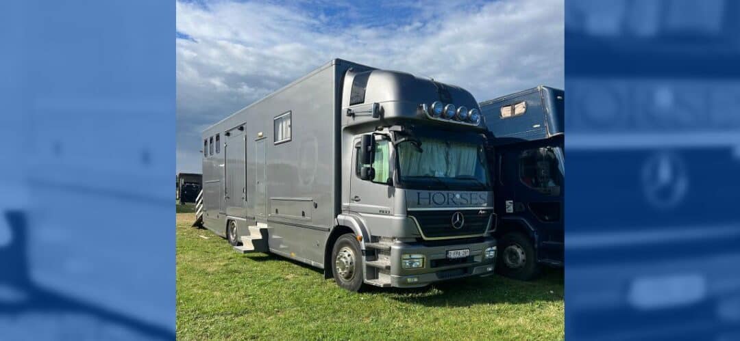 RM Horses te hace el porte como necesites: vehículos y conductores a disposición