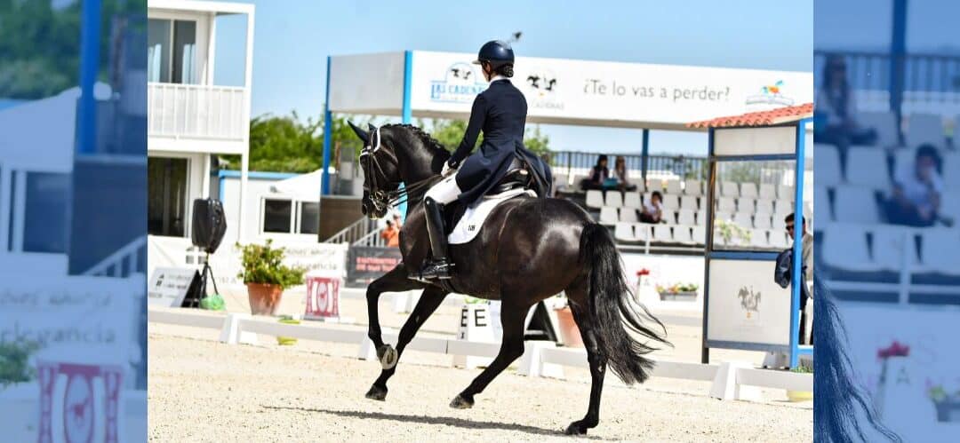 Julia Álvarez Abad lidera el podio del GP U25 en Las Cadenas