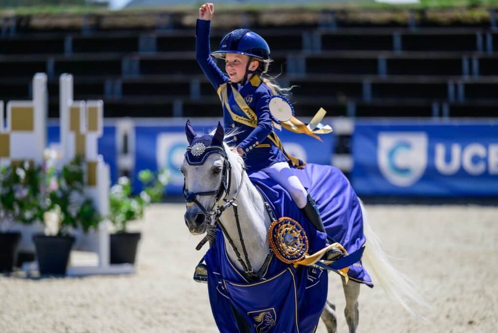 Mili Galušková Blue