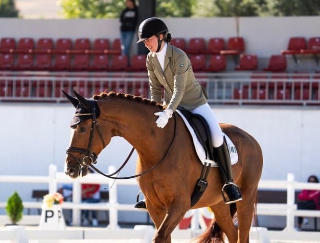 Júlia Álvarez nos habla sobre Francesca, yegua con la que quedó quinta en el Campeonato de España de Doma Clásica de Caballos Jóvenes